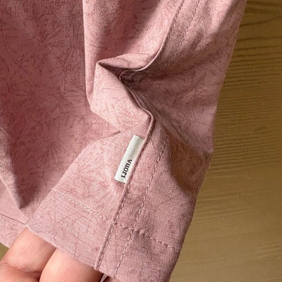 Vuori Short Sleeve Bridge Button Down in Zion Rose Size Large - Picture 2 of 6